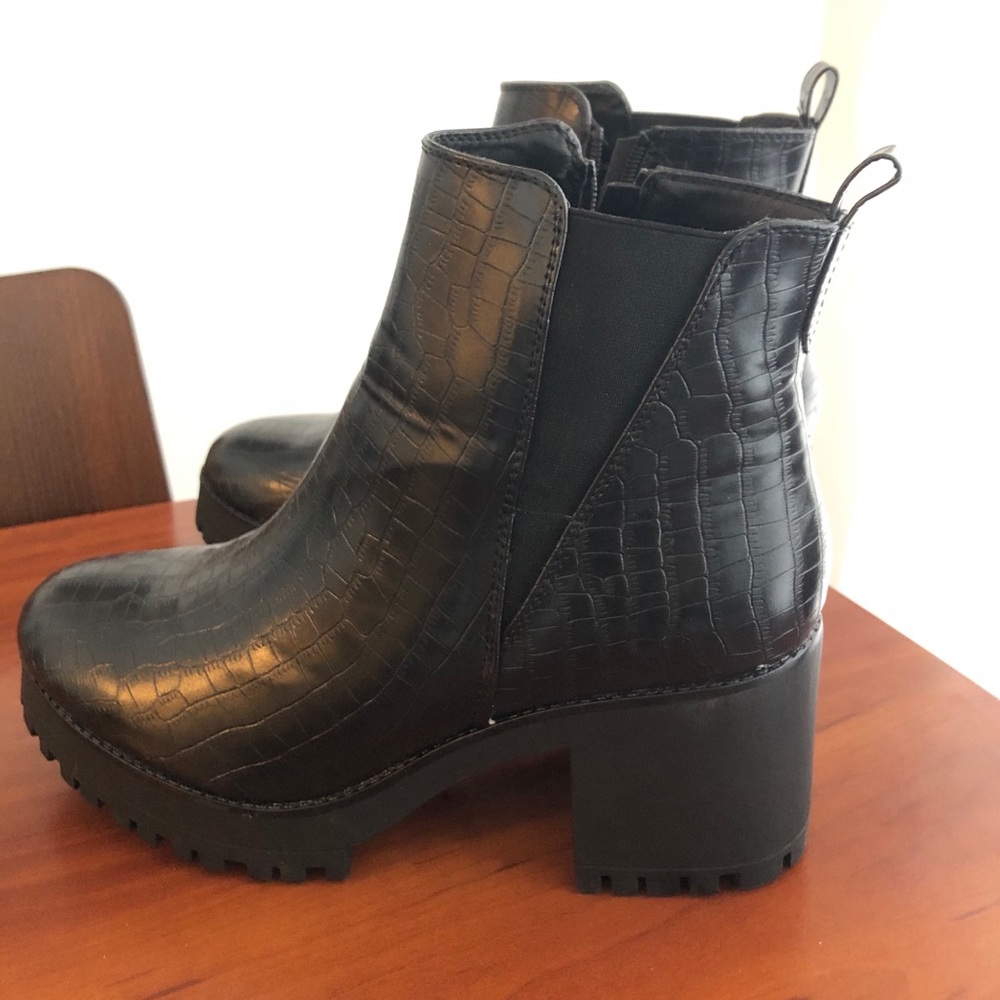 Missguided Chelsea Boots